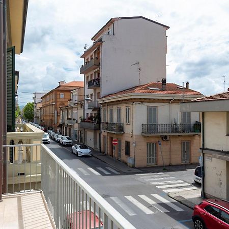 La Suite 2 Ondina Viareggio 200M From Sea - Happy Rentals מראה חיצוני תמונה